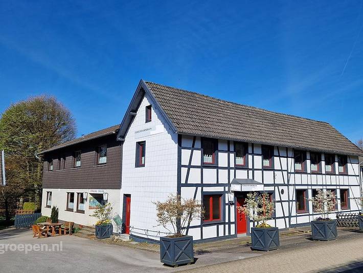 Ferienhaus für 30 Personen, mit Balkon/Terrasse und Terrasse - 1