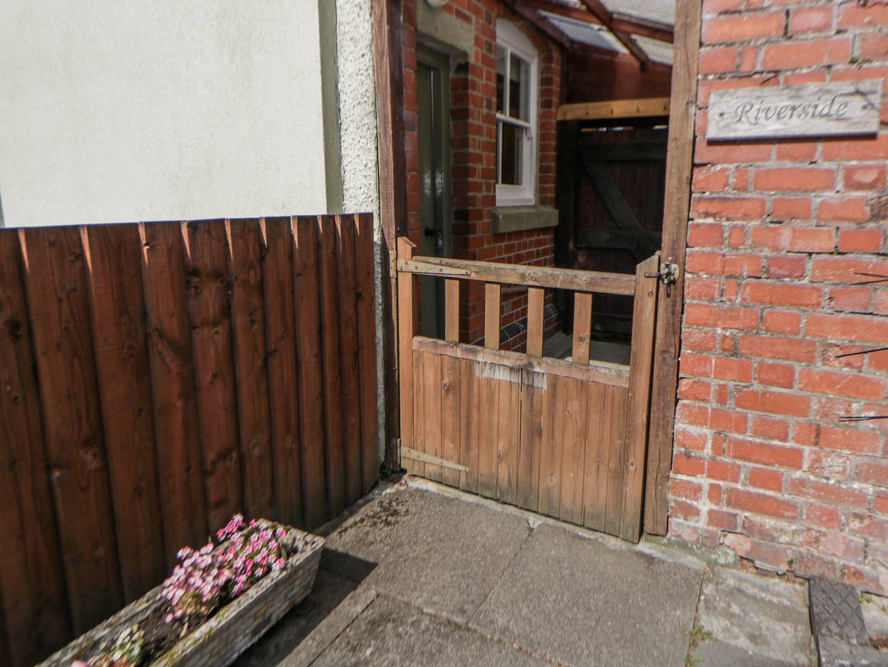 Riverside Cottage in Powys