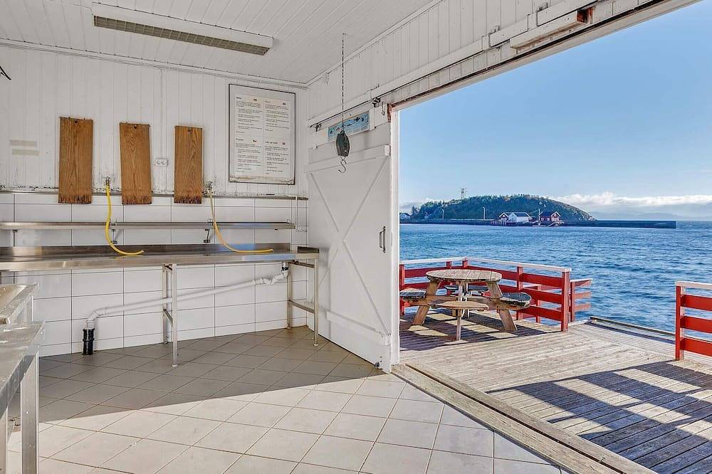 6 person holiday home in Brekstad-By Traum in Ørland