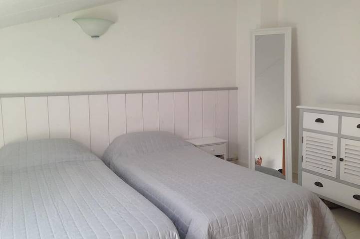 Gîte pour 3 personnes, avec piscine à La Couarde-sur-Mer - 2