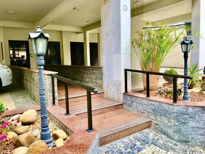 Casas e apartamentos de temporada para 7 pessoas, com piscina e balcão em Cabo Frio