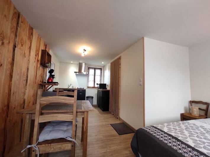 Location de vacances pour 2 personnes, avec vue et jardin à Verrières-en-Forez - 4