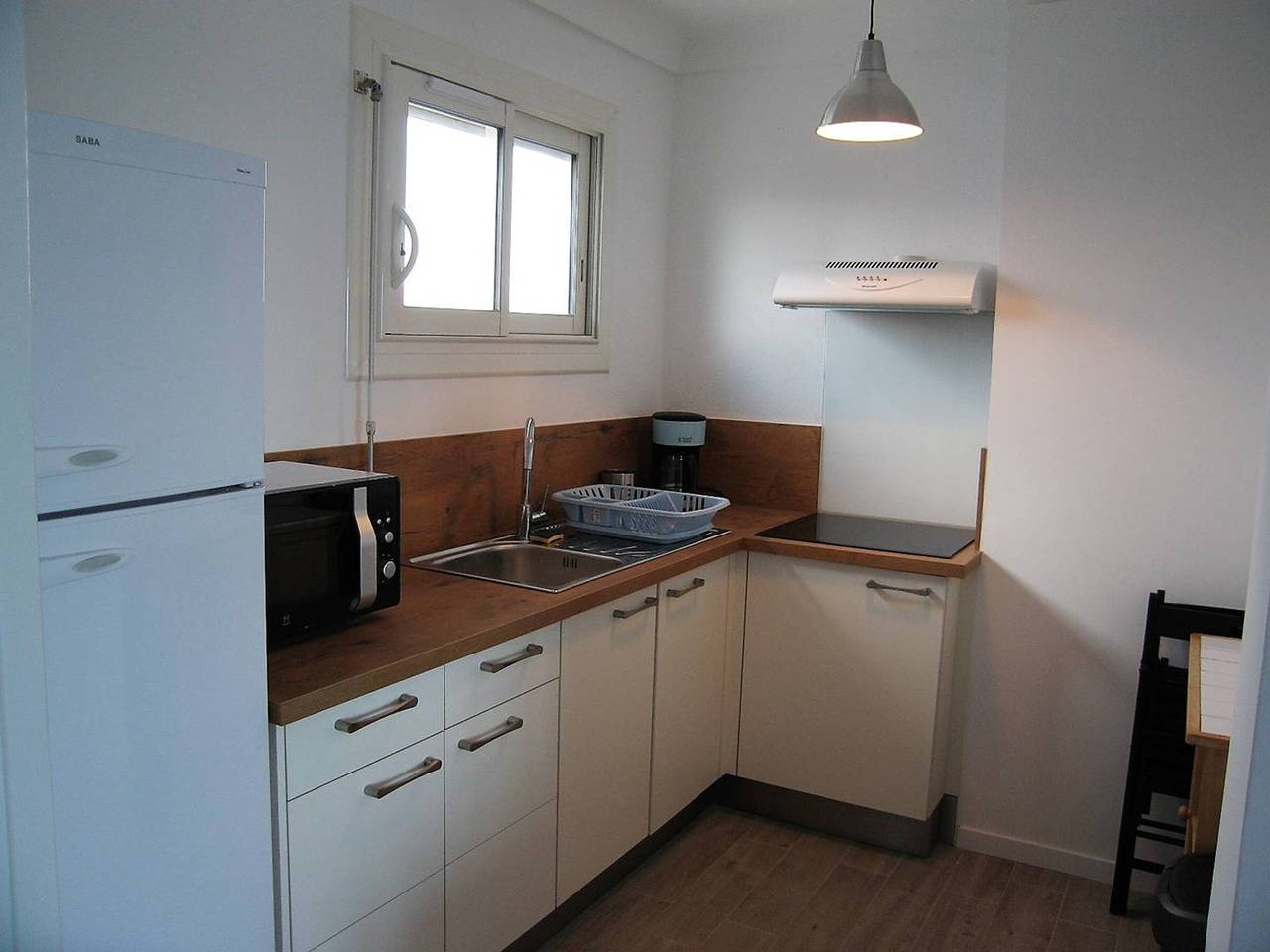 Appartement entier, Appartement T2 rénové, 4 couchages, parking, face plage, centre de Saint-Cyprien in Saint-Cyprien-Plage, Saint-Cyprien