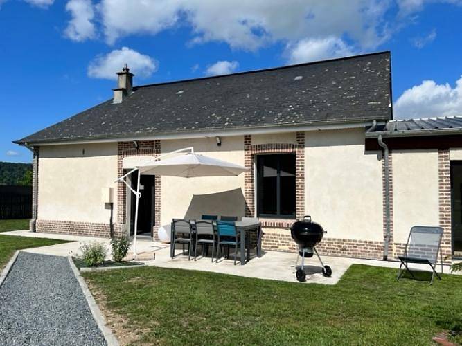 Gîte pour 6 personnes, avec jardin et terrasse, animaux acceptés