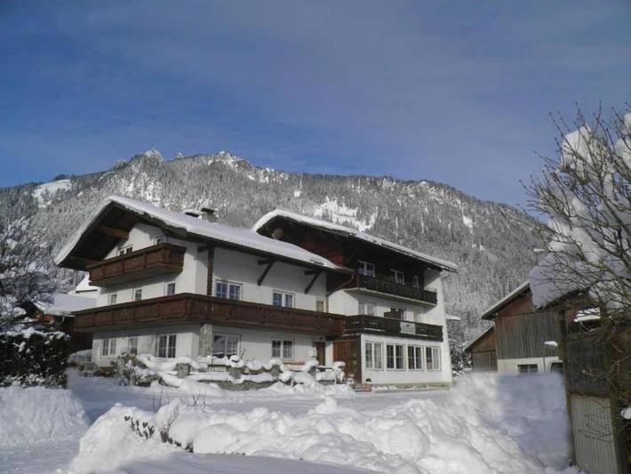 Ferienhaus für 4 Personen, mit Balkon und Terrasse sowie Garten und Sauna in Wängle