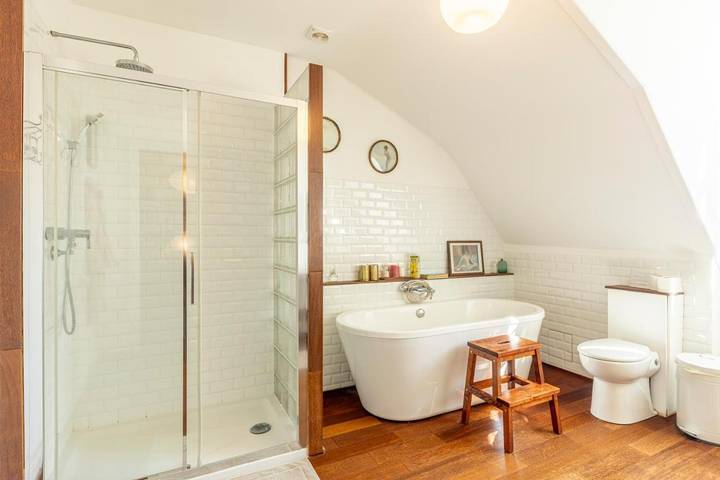 Location de vacances pour 2 personnes, avec terrasse ainsi que jardin et vue à Gouesnach - 4