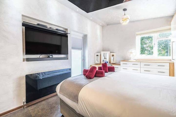 Stylish 3Br Home | Hot Tub | Near Nec, Hs2 & Jlr in Coventry, Région de Birmingham