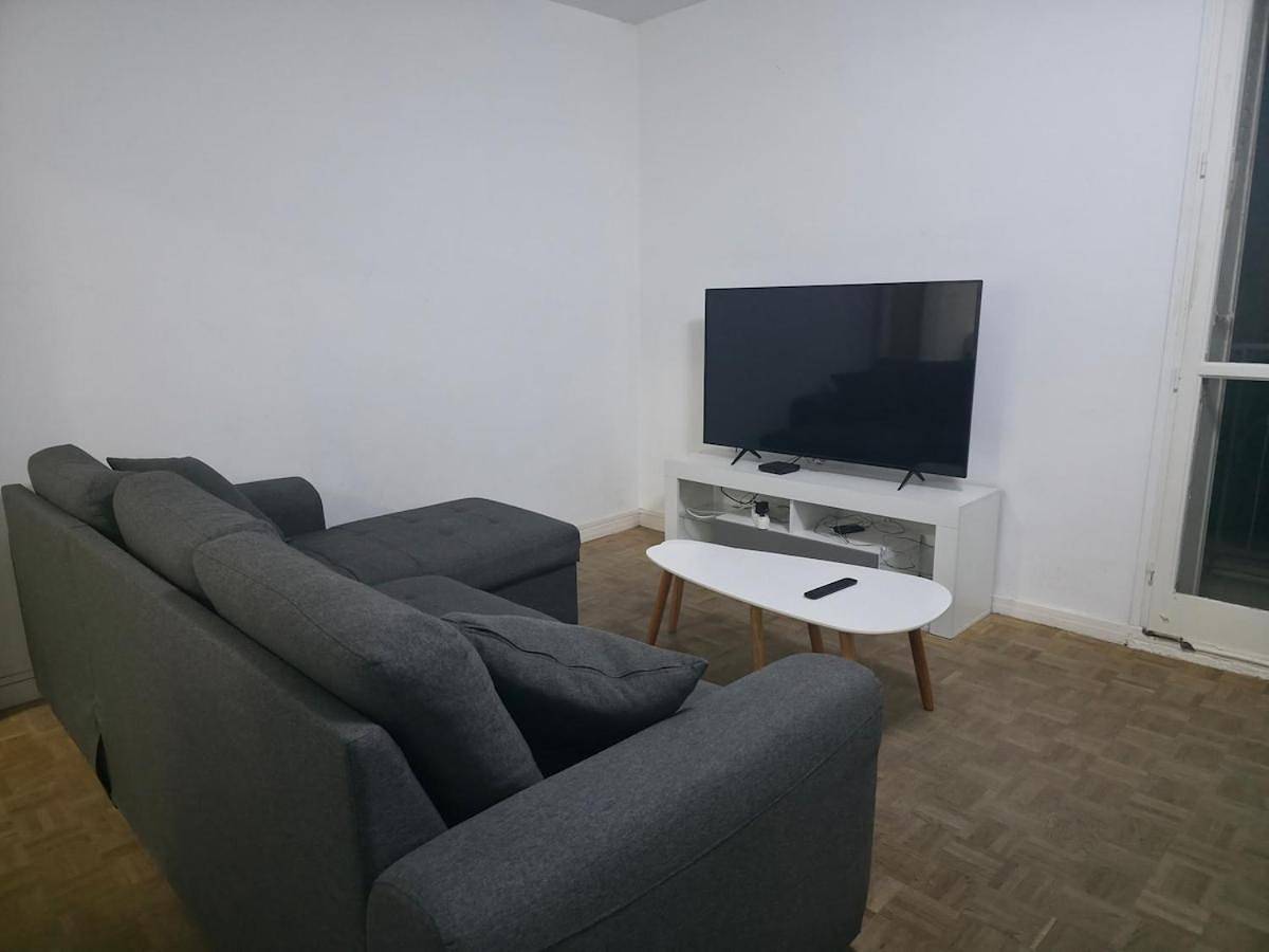 Appartement entier, Appartement proche centre ville Free Parking in Pierrelatte, Région de nyons