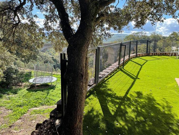 Casa de vacaciones para 8 personas, con Balcón y Terraza además de Jardín y Piscina en Miraflores (Madrid)