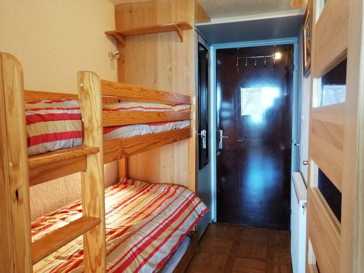 Entire studio, Studio for 4 people in Pra-Loup, near slopes, valley view in Pra-Loup, Uvernet-Fours