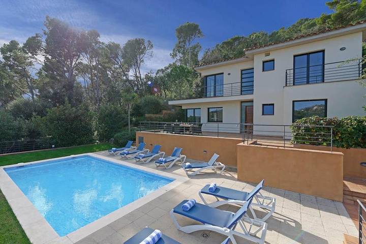 Villa pour 8 personnes, avec terrasse ainsi que jardin et vue à Tamariu - 3