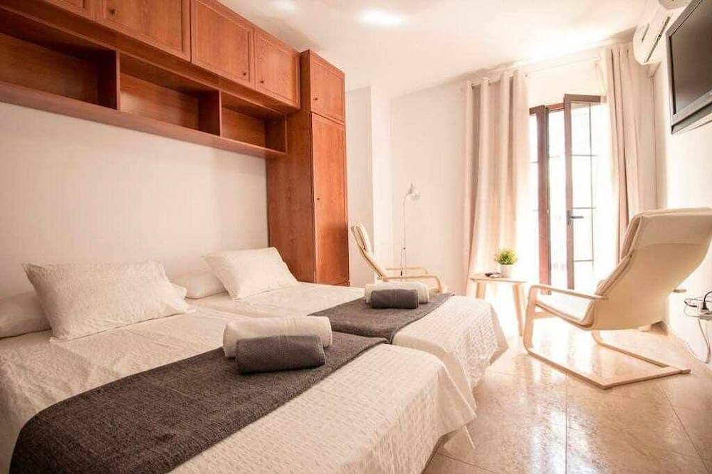 Entire apartment, P1.moderno Estudio a los Pies del Balcón de Europa in Nerja Centre, Nerja