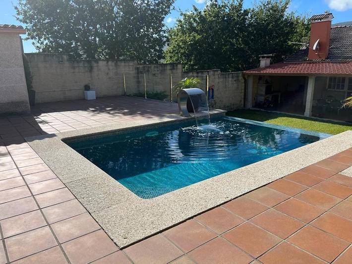 Ferienhaus für 8 Personen, mit Pool und Whirlpool sowie Garten, kinderfreundlich - 1