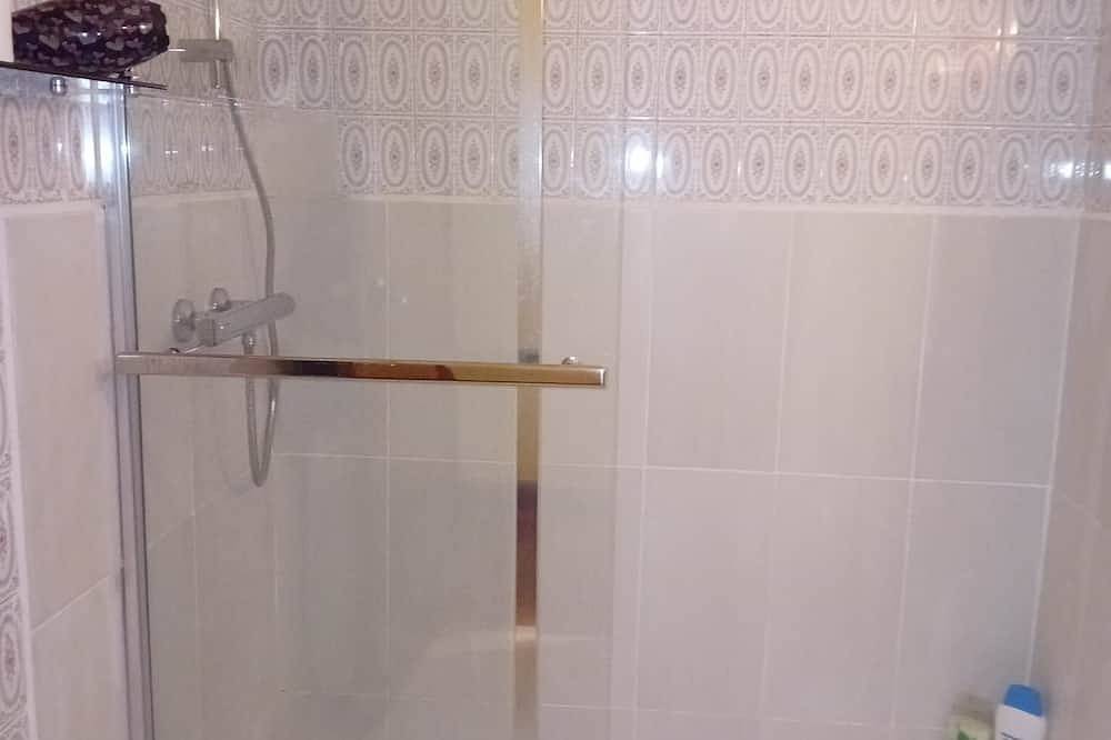 Appartamento intero, Center of Bilbao. Pets are allowed. Complete studio with balcony, ideal for couples in Bilbao, Biscaglia
