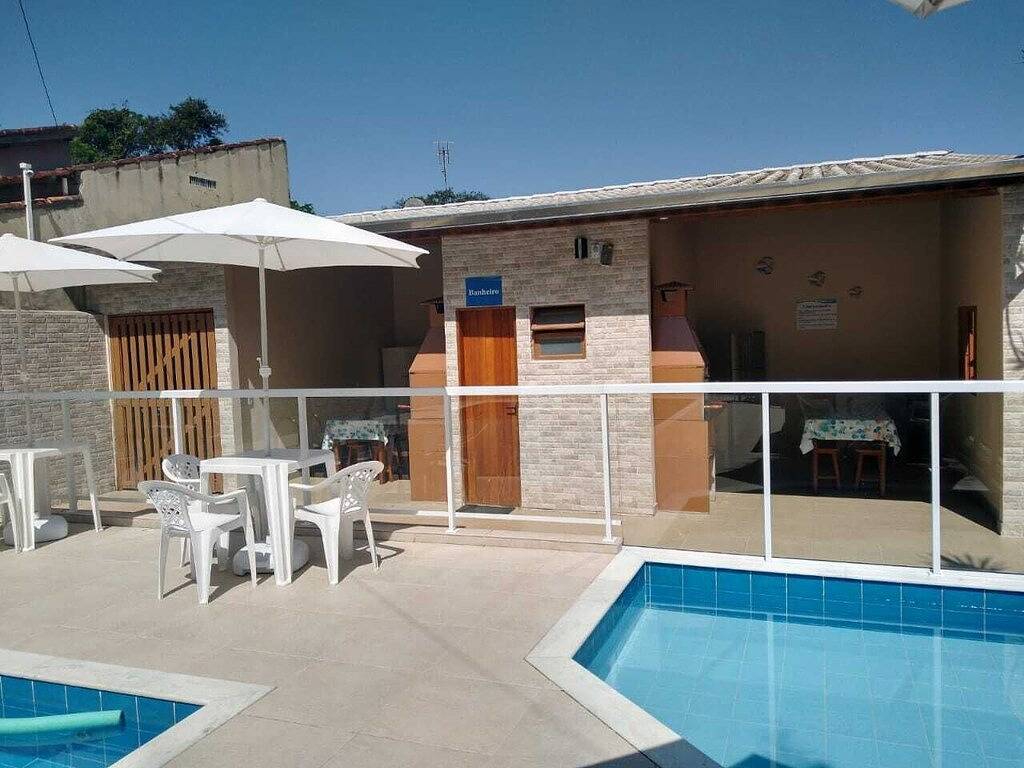 Ganze Wohnung, Apartment mit Pool und Freizeitbereich, 2 Schlafzimmer, möbliert, neben Martim de Sá in Caraguatatuba, Região Metropolitana do Vale do Paraíba e Litoral Norte