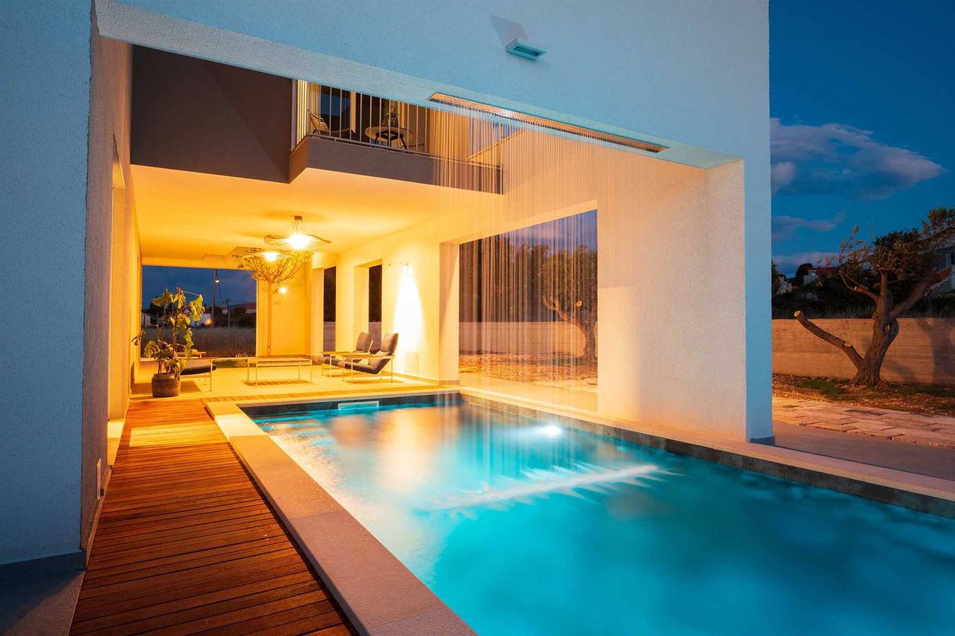 5Br/5Ba Sanctuary voor 10 personen met verwarmd zwembad, waterval en jacuzzi in Škrip, Brac