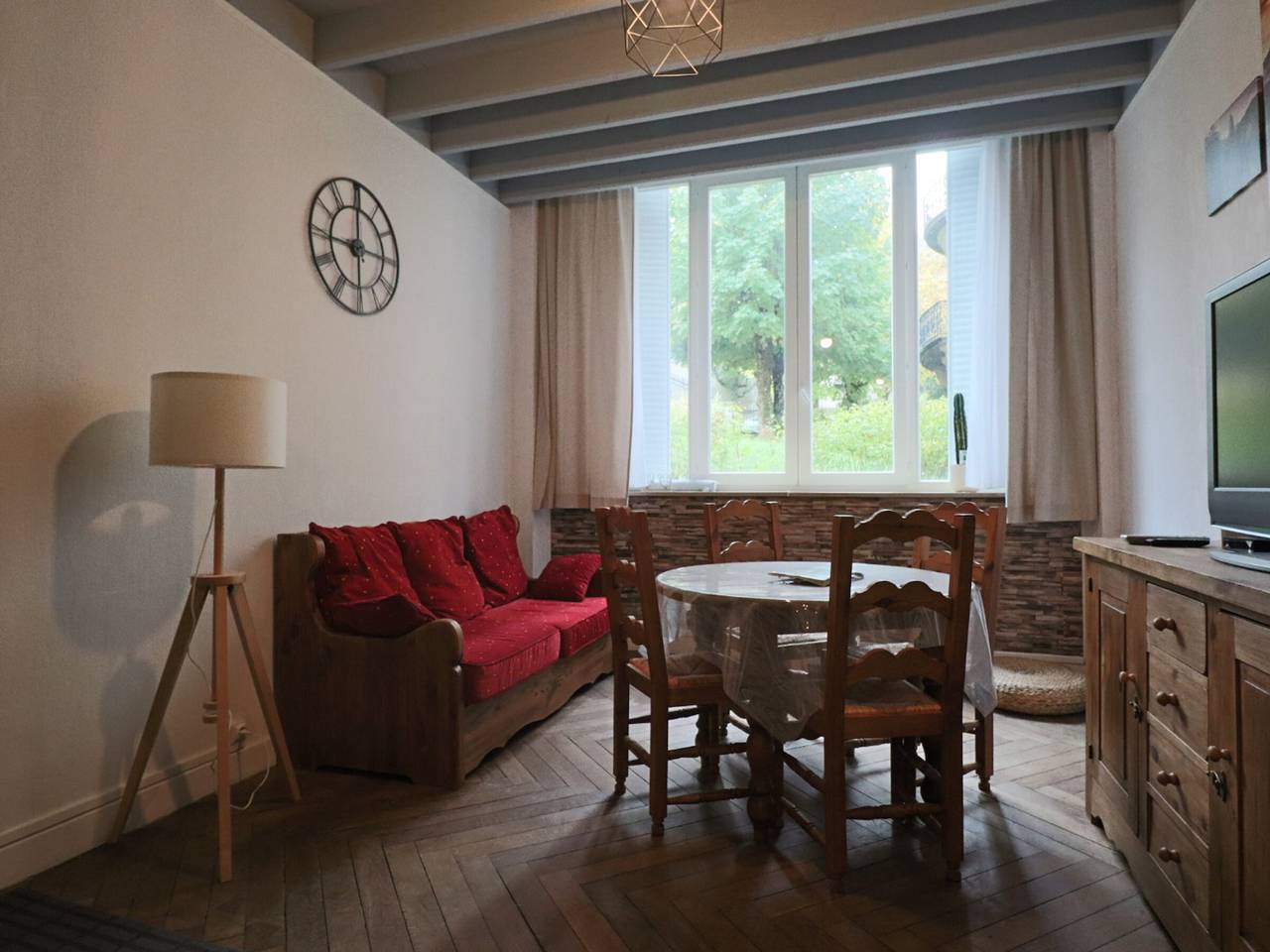 Entire apartment, Historic duplex for 4 in La Bourboule in La Bourboule, Volcans d'Auvergne Regional Nature Park