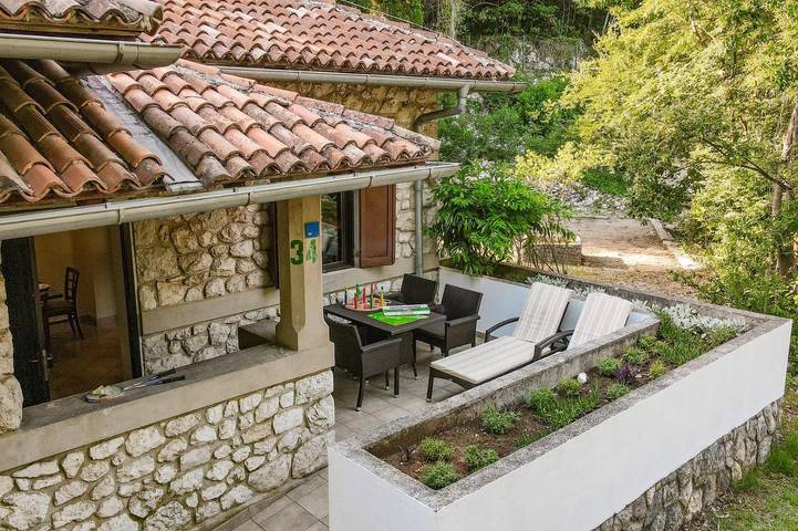 Camping pour 3 personnes, avec jardin et vue, animaux acceptés dans Primorje-Gorski Kotar - 2