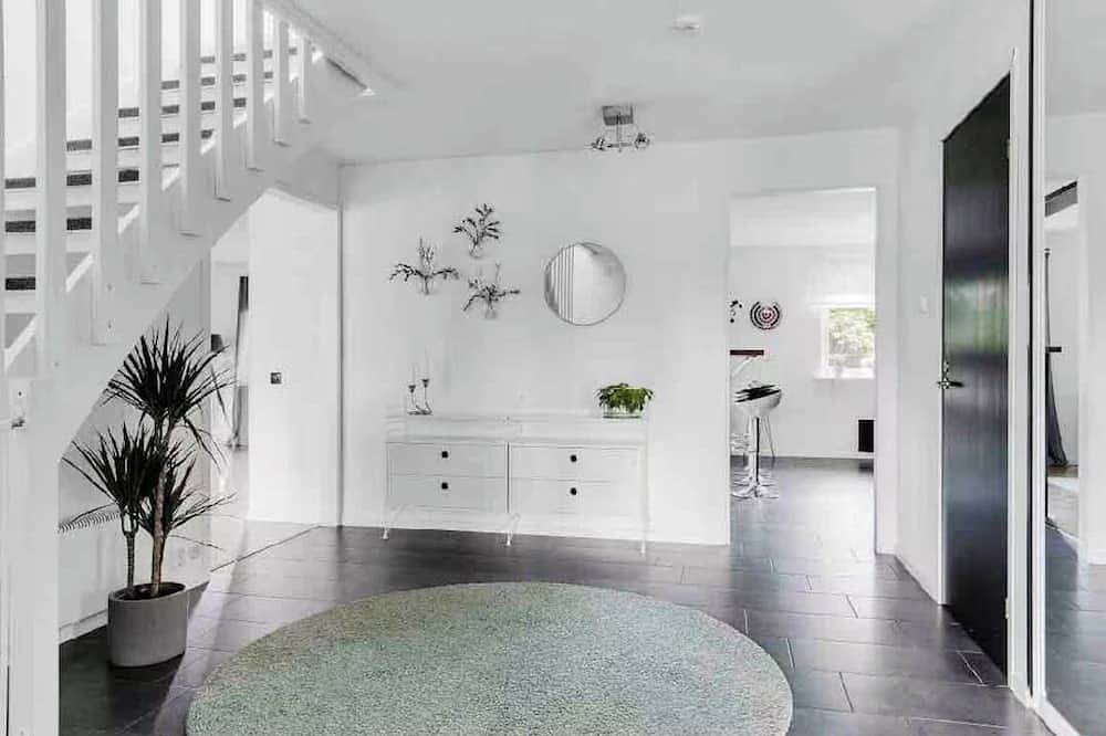 Bright house near beach & center + free parking in Väster, Malmo