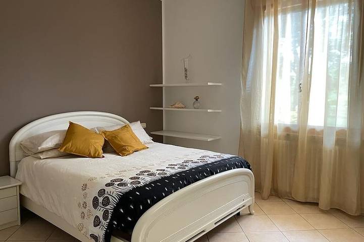 Entire apartment, Casa Isorea cozy place surrounded by greenery just a stone's throw from the city. in Pesaro, Valle del Metauro