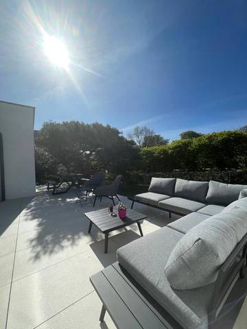 Cottage pour 2 personnes, avec vue et piscine ainsi que jardin et sauna à Namur