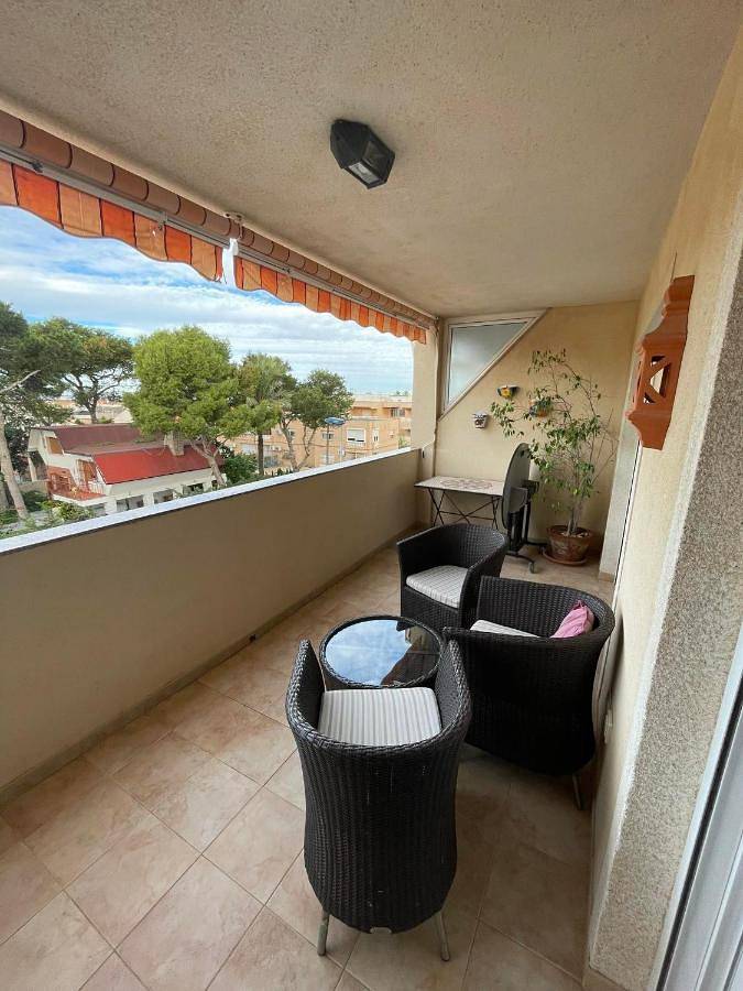 Gîte pour 4 personnes, avec piscine ainsi que terrasse et vue dans Los Nietos - 2