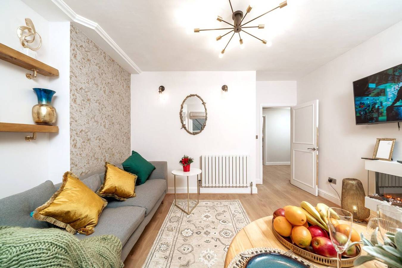 Entire apartment, Kensington & Chelsea 1Br | Patio Apartment | Tube in Hammersmith and Fulham, London
