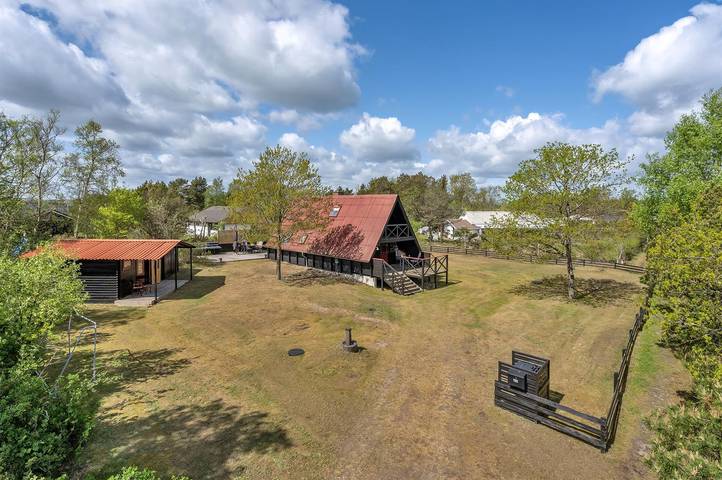 Ferieudlejning for 6 personer, med Terrasse og Have i Hadsund
