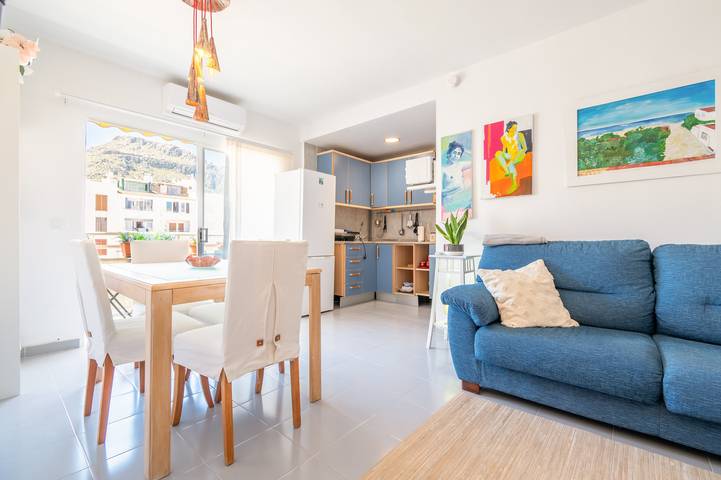 Apartamento inteiro, Apartamento 'Taiko' em Puerto de Pollensa com terraço privado, varanda e Wi-Fi in Port de Pollença, Pollença