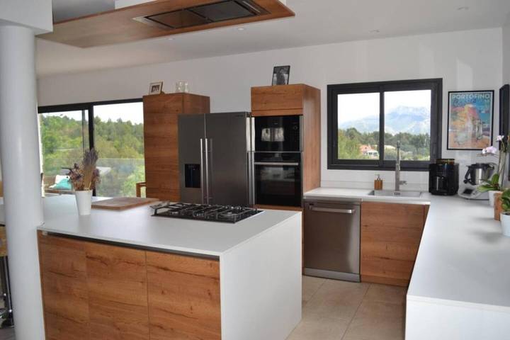 Villa pour 7 personnes, avec vue ainsi que jardin et piscine à Aubagne - 4