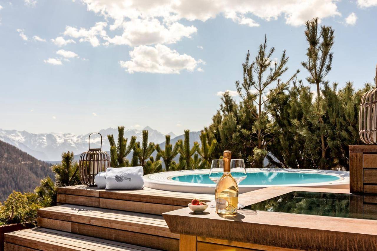 Chalet Cocoon Deluxe Private Spa and F&B in Corgnolaz, Chamois