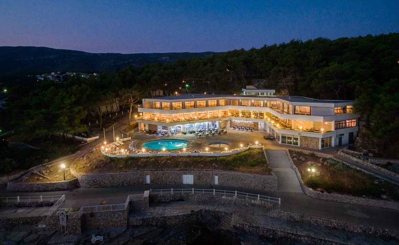 Ganze Ferienwohnung, Ferienwohnung mit Poolnutzung und Klimaanlage  in Jelsa, Hvar