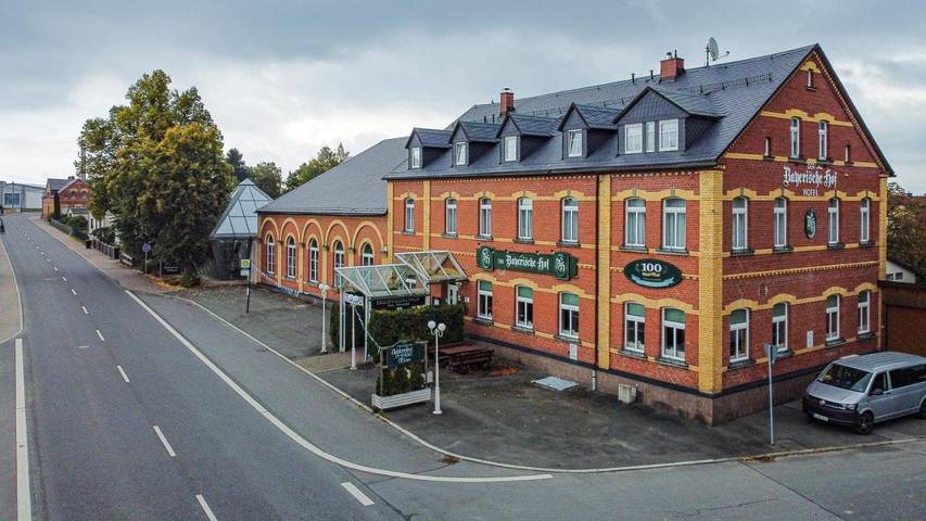 Hotel für 2 Personen, mit Balkon und Terrasse sowie Garten und Pool in Grünbach