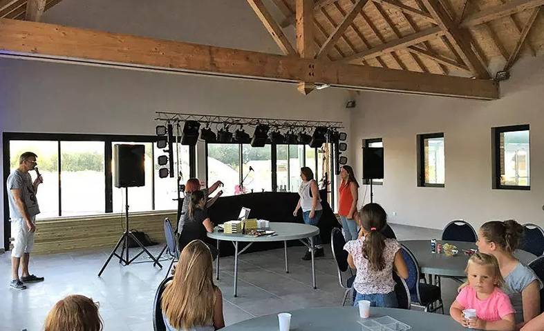 Camping für 7 Personen, mit Terrasse und Pool in Somme - 3