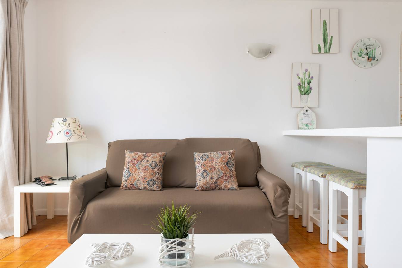 Charming Apartment "La Florida" with Pool, Balcony, Ocean View & Wi-Fi in Puerto del Carmen, Tías