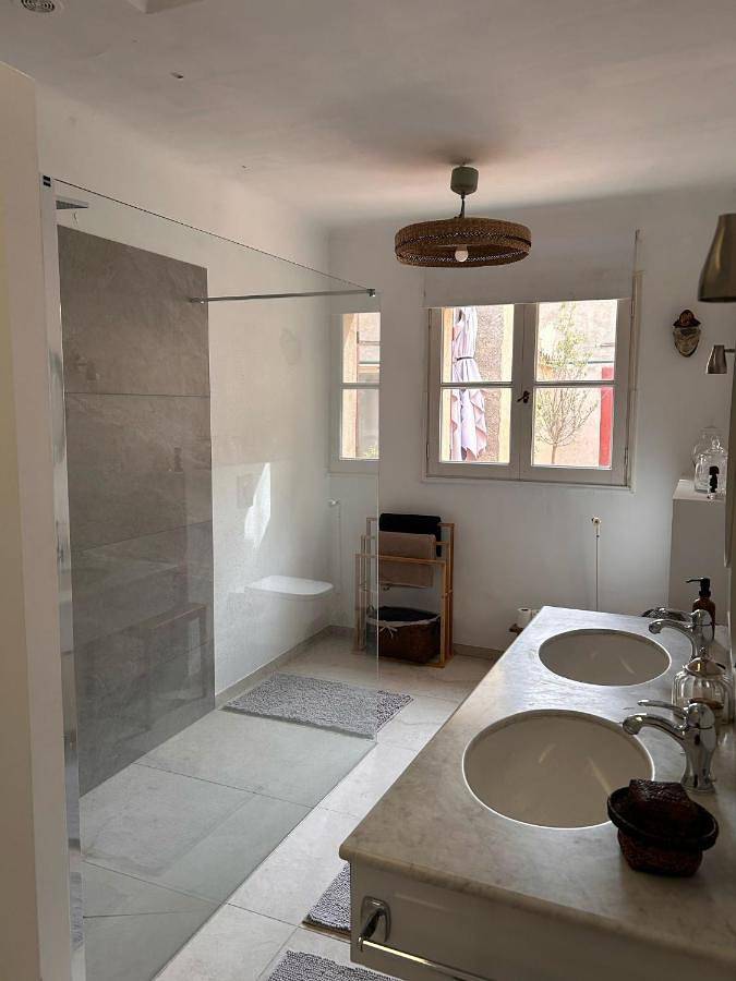 Maison d’hôte pour 4 personnes, avec jardin et piscine à Rognes - 2