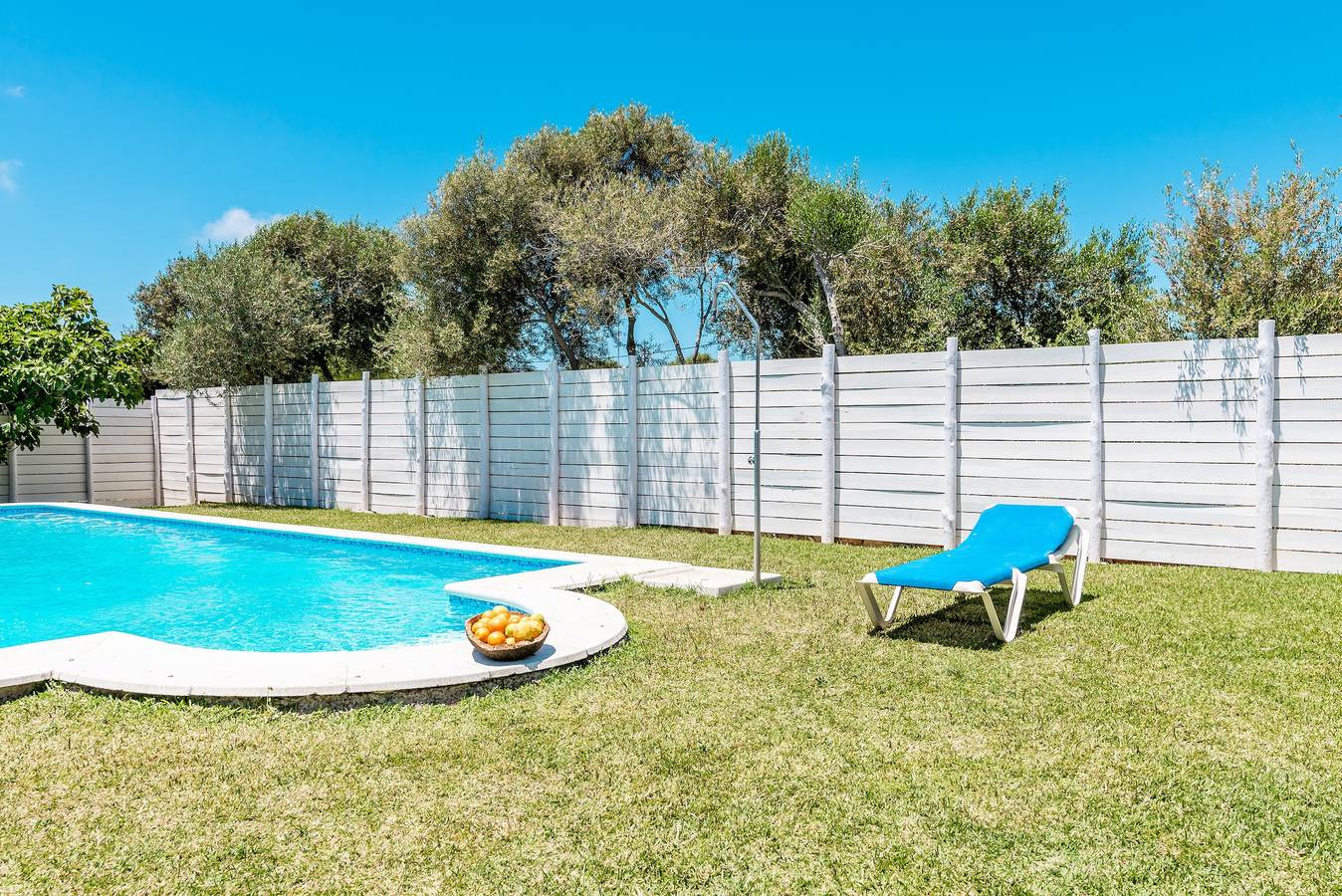 Holiday Home 'El Madroño' with Shared Pool, Private Terrace & Wi-Fi in Playa El Palmar, Vejer de la Frontera