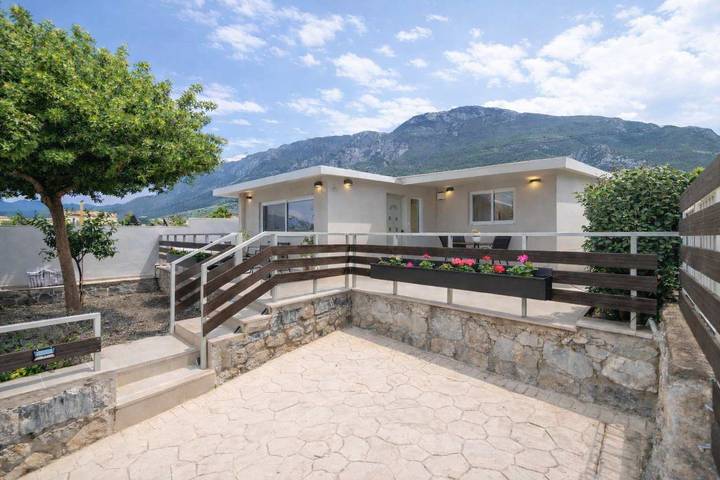 Location de vacances pour 4 personnes, avec jardin dans Mikra Mandinia