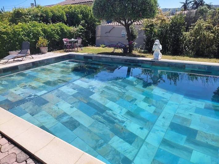 Location de vacances pour 9 personnes, avec piscine et jardin à Saint-Martin-de-Valgalgues