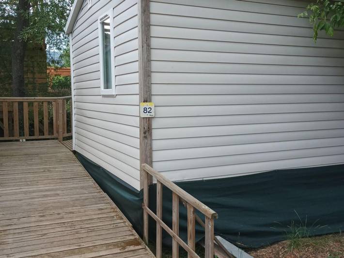 Camping pour 4 personnes, avec terrasse et piscine à Roquebrune-sur-Argens - 4