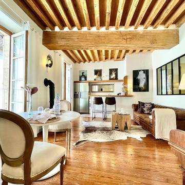 Gîte pour 2 personnes, avec vue dans Collegiale Notre Dame