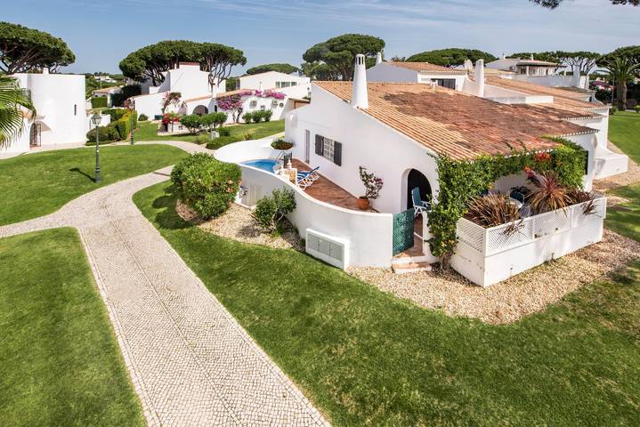 Villa 'Mng Elliott31' mit privatem Pool, WLAN und Klimaanlage in Vale do Lobo, Almancil