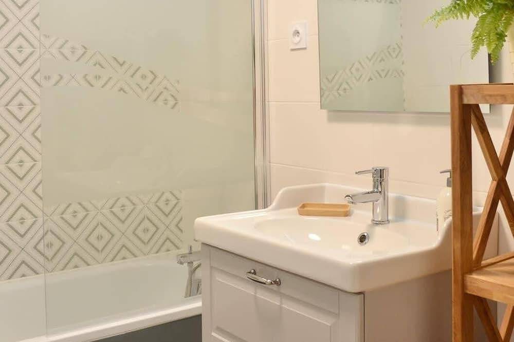 Appartement entier, Dinan, beau studio à proximité du centre ville ! in Dinan, Région de Dinan