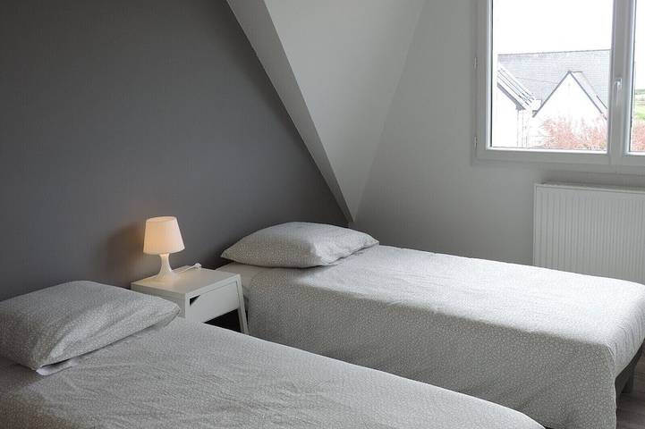 Location de vacances pour 8 personnes, avec terrasse et jardin dans Plage Du Steir Penmarc H - 2