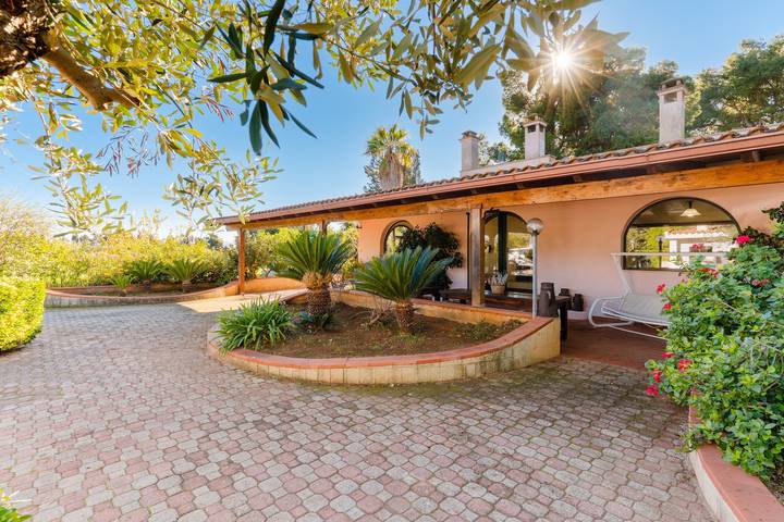 Villa für 7 Personen, mit Garten in Apulien