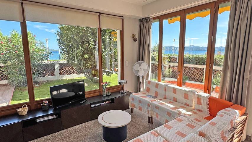 Location de vacances pour 4 personnes, avec terrasse et jardin, adapté aux familles dans Plage De La Croisette Sainte Maxime - 4