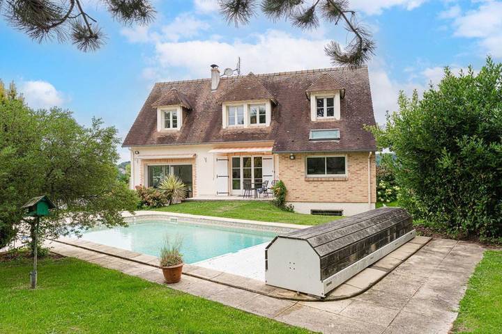 Gîte pour 12 personnes, avec Jardin et Piscine à Englesqueville-en-Auge