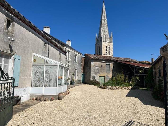 Gîte pour 12 personnes, avec jardin à Assais-les-Jumeaux