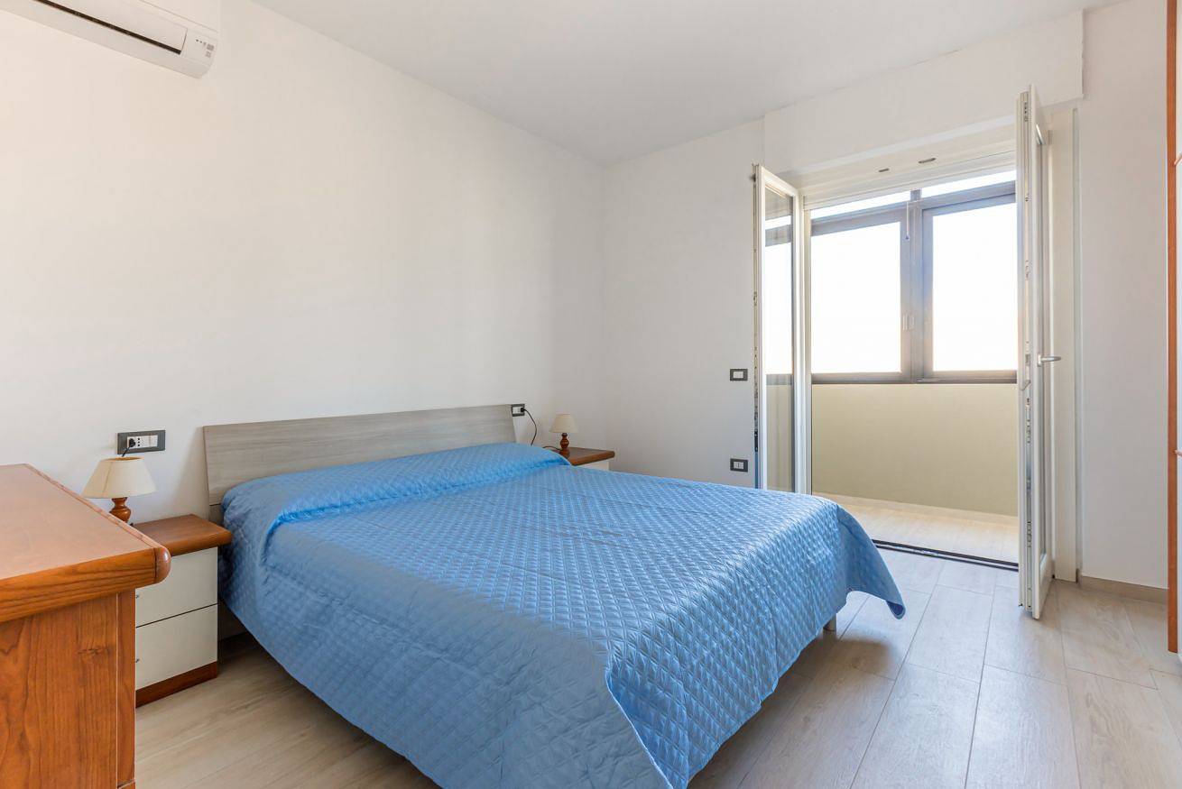 Entire apartment, Quartu Sant'Elena Roomy Flat with Private Parking! in Quartu Sant'Elena, Campidano