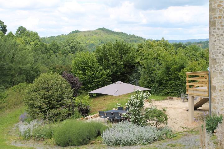 Gîte pour 5 personnes, avec terrasse et jardin, animaux acceptés en Corrèze